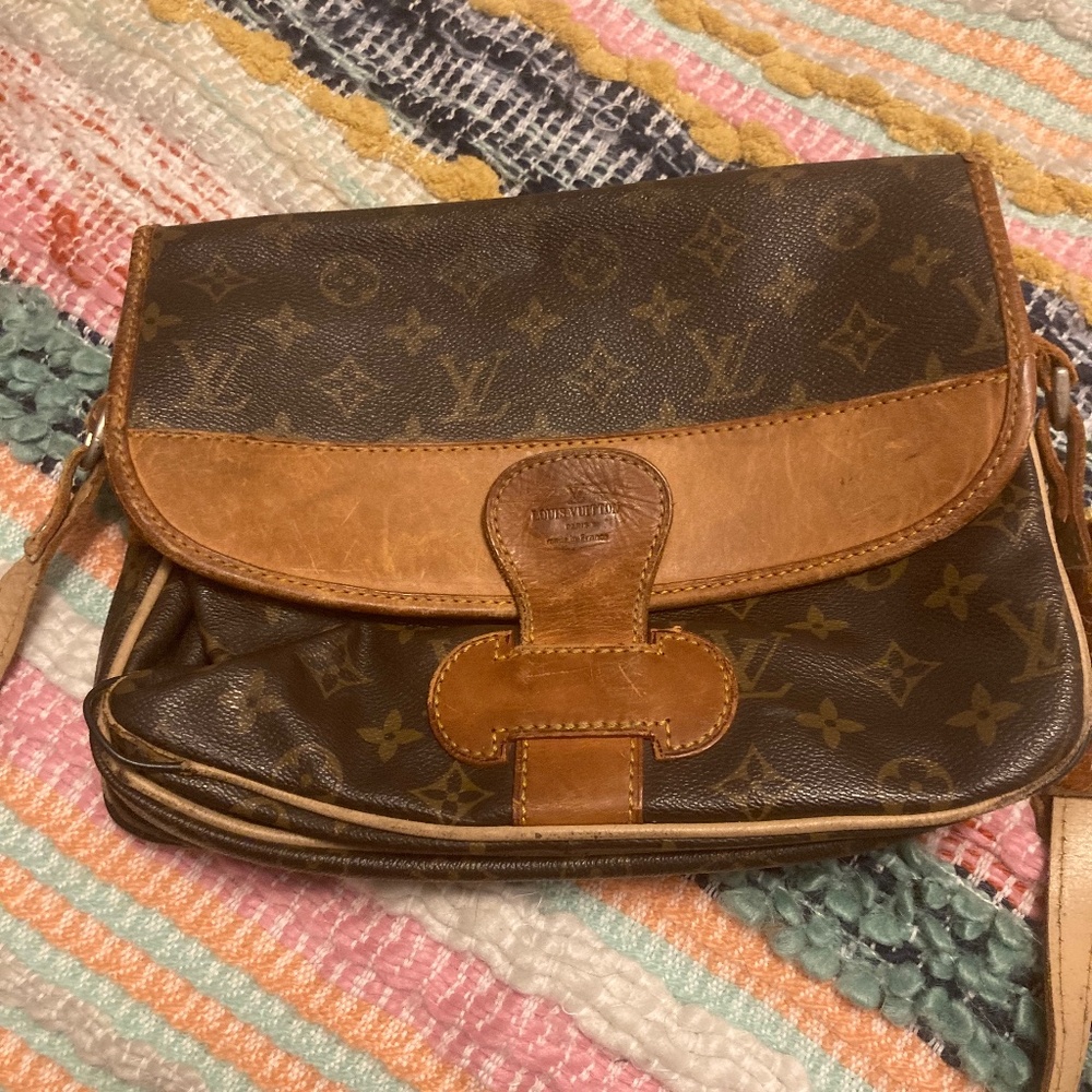 Vintage 1985 Louis Vuitton cross body bag